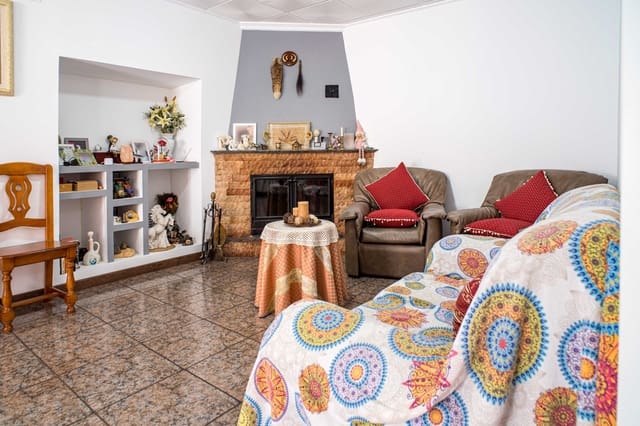Casa de 6 habitaciones en Culebron, Pinoso en venta con garaje - 210.000 € (Ref: 10182487)