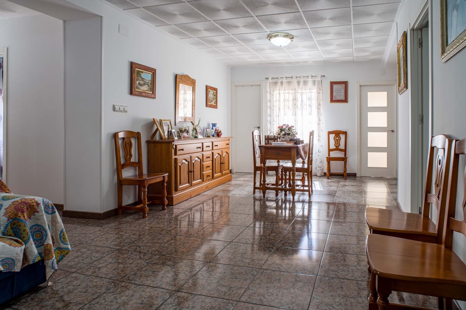Casa de 6 habitaciones en Pinoso en venta con garaje - 210.000 € (Ref: 10182487)