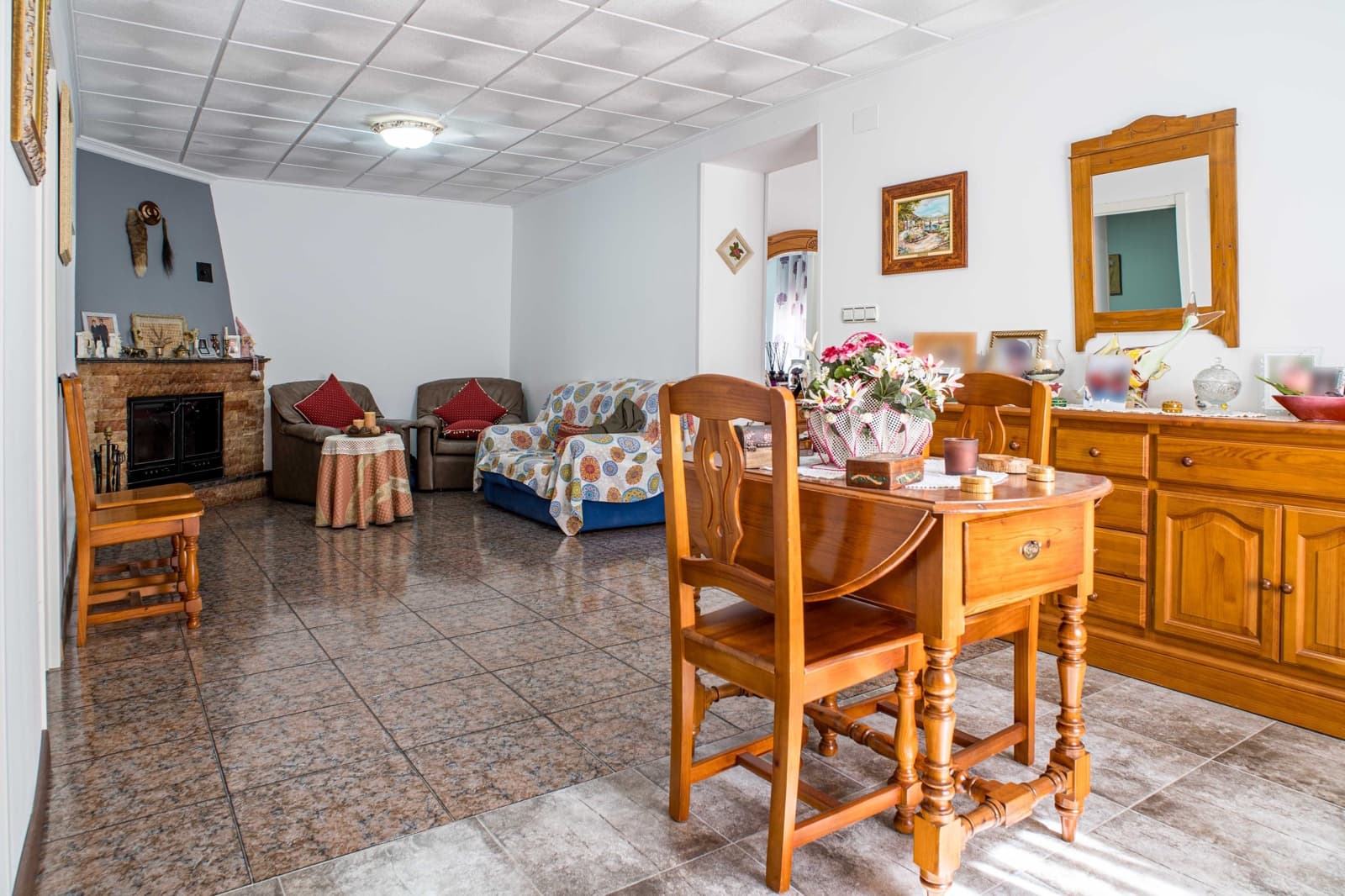 Casa de 6 habitaciones en Pinoso en venta con garaje - 210.000 € (Ref: 10182487)
