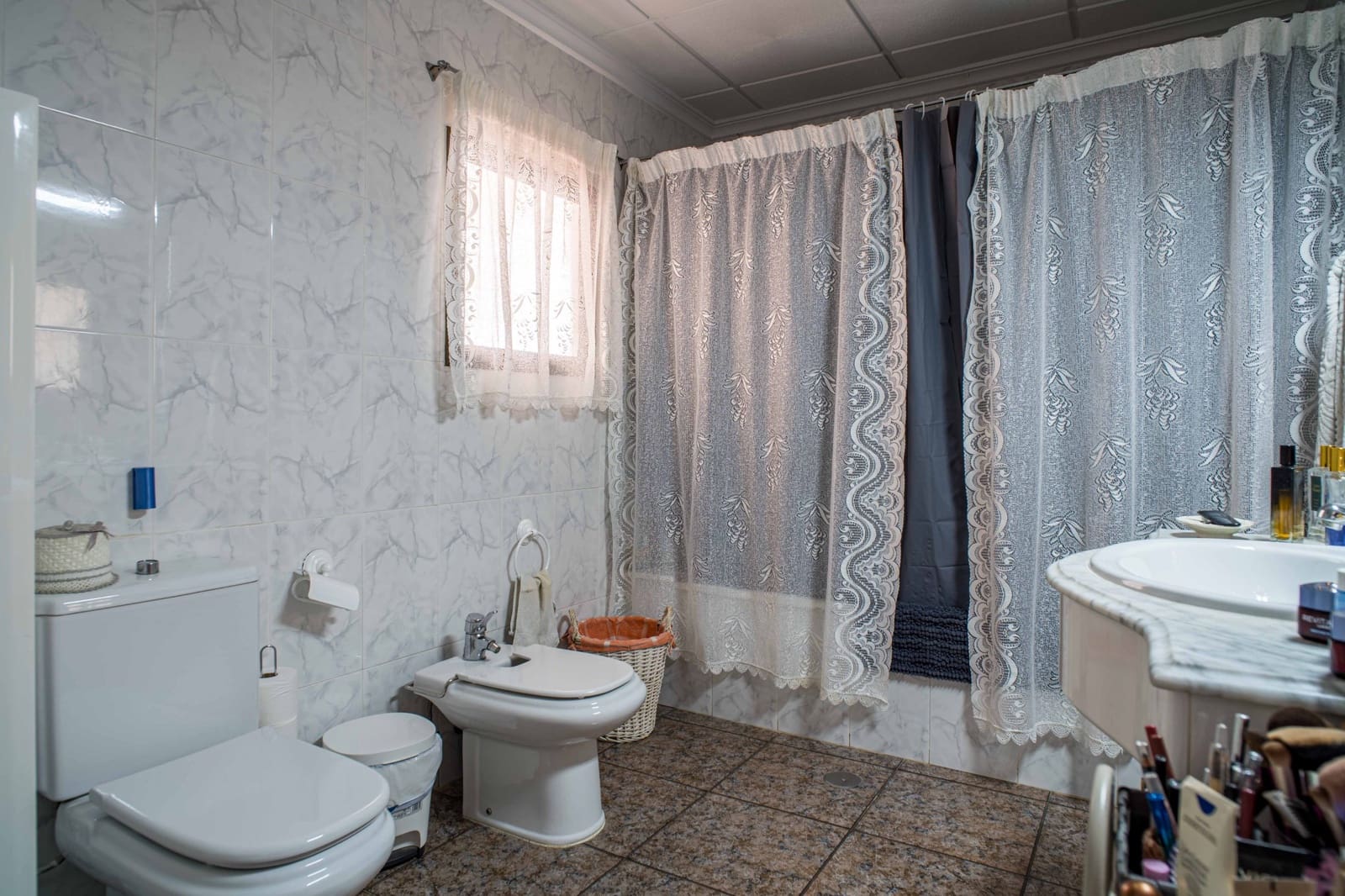 Casa de 6 habitaciones en Pinoso en venta con garaje - 210.000 € (Ref: 10182487)
