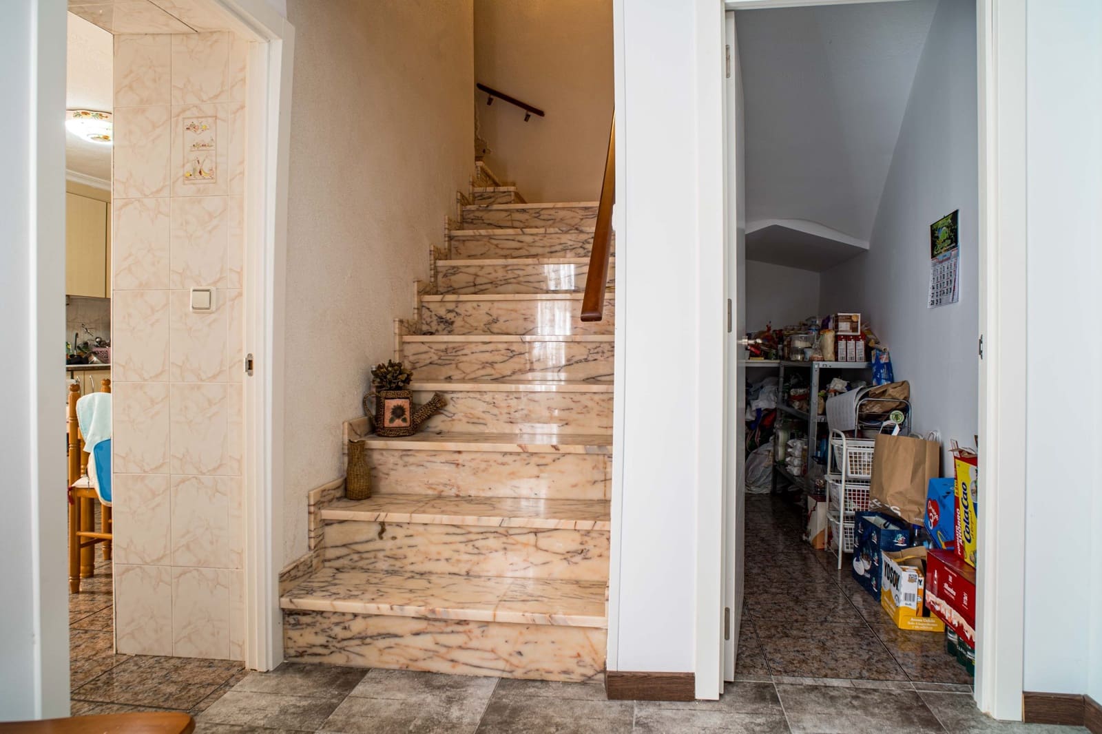Casa de 6 habitaciones en Pinoso en venta con garaje - 210.000 € (Ref: 10182487)