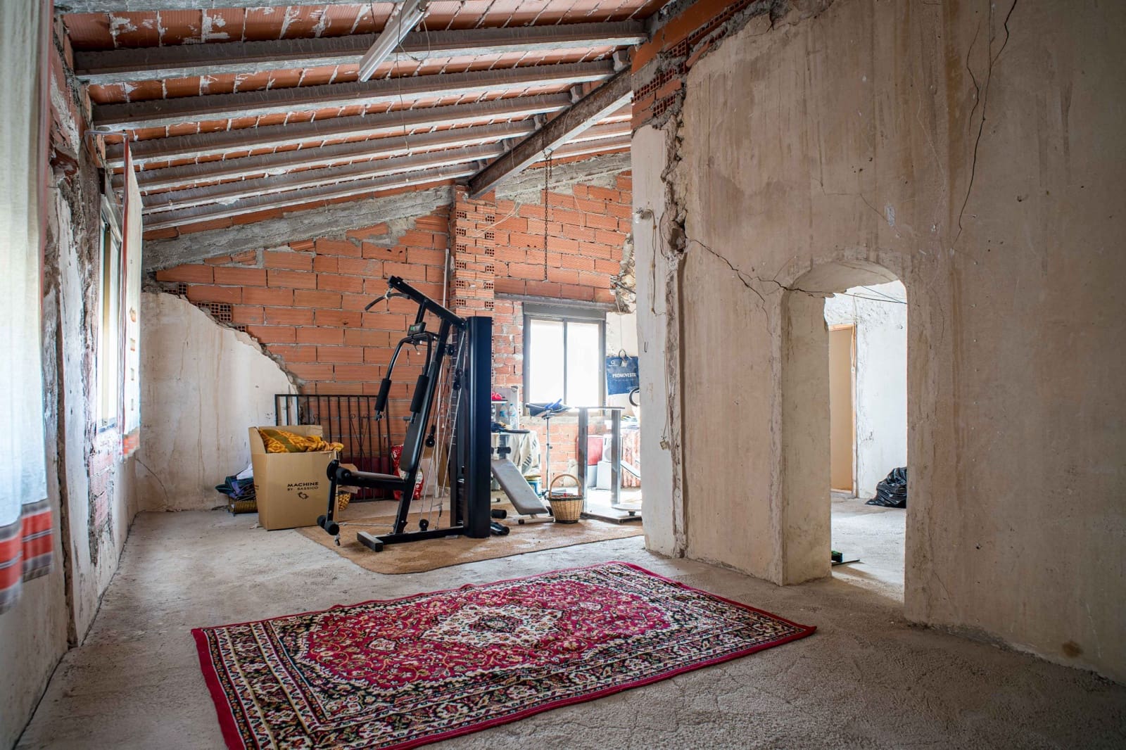 Casa de 6 habitaciones en Pinoso en venta con garaje - 210.000 € (Ref: 10182487)