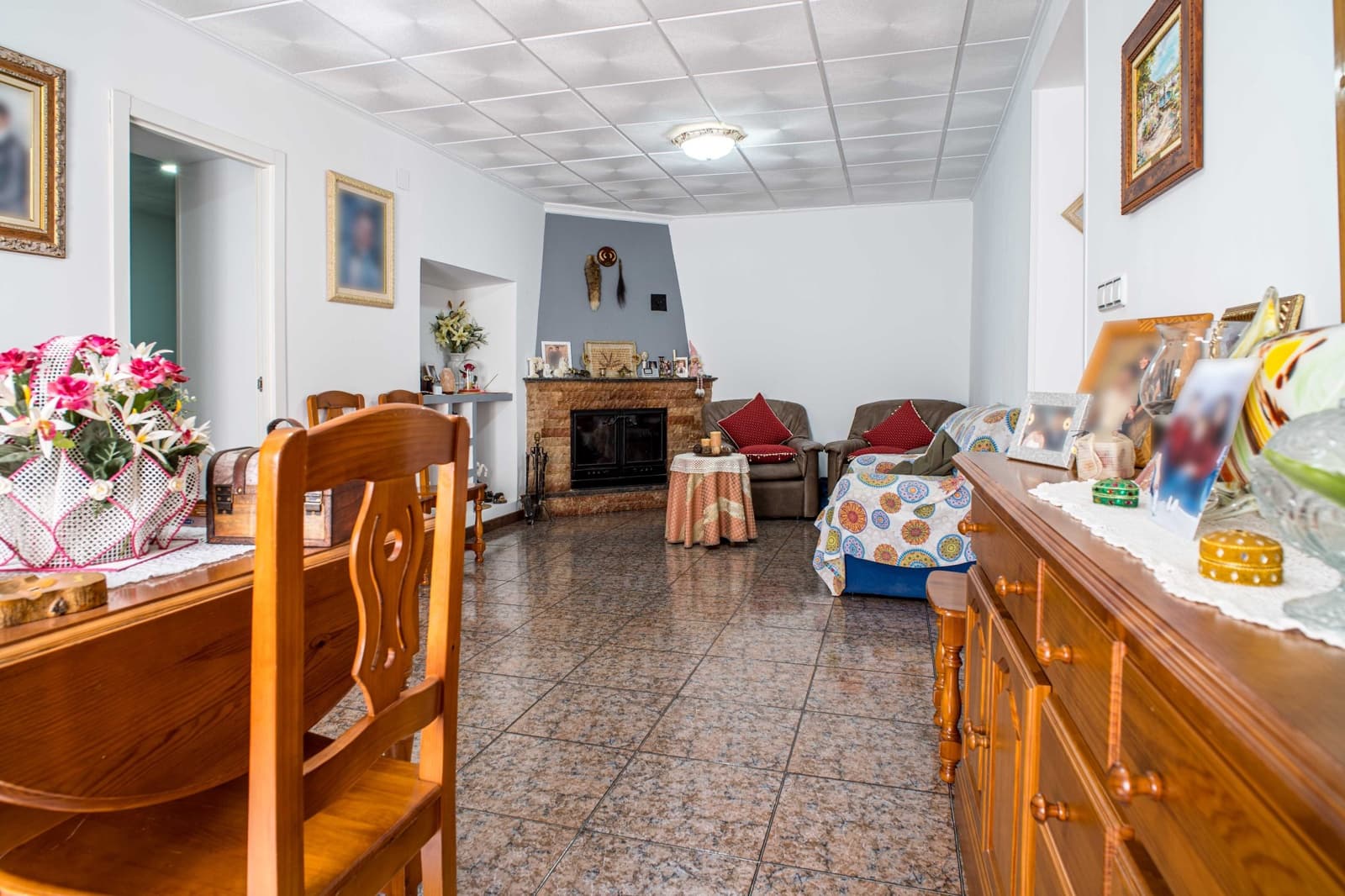 Casa de 6 habitaciones en Pinoso en venta con garaje - 210.000 € (Ref: 10182487)