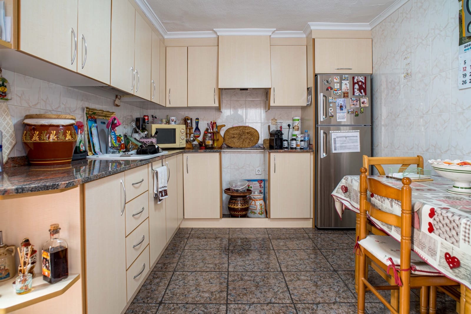 Casa de 6 habitaciones en Pinoso en venta con garaje - 210.000 € (Ref: 10182487)