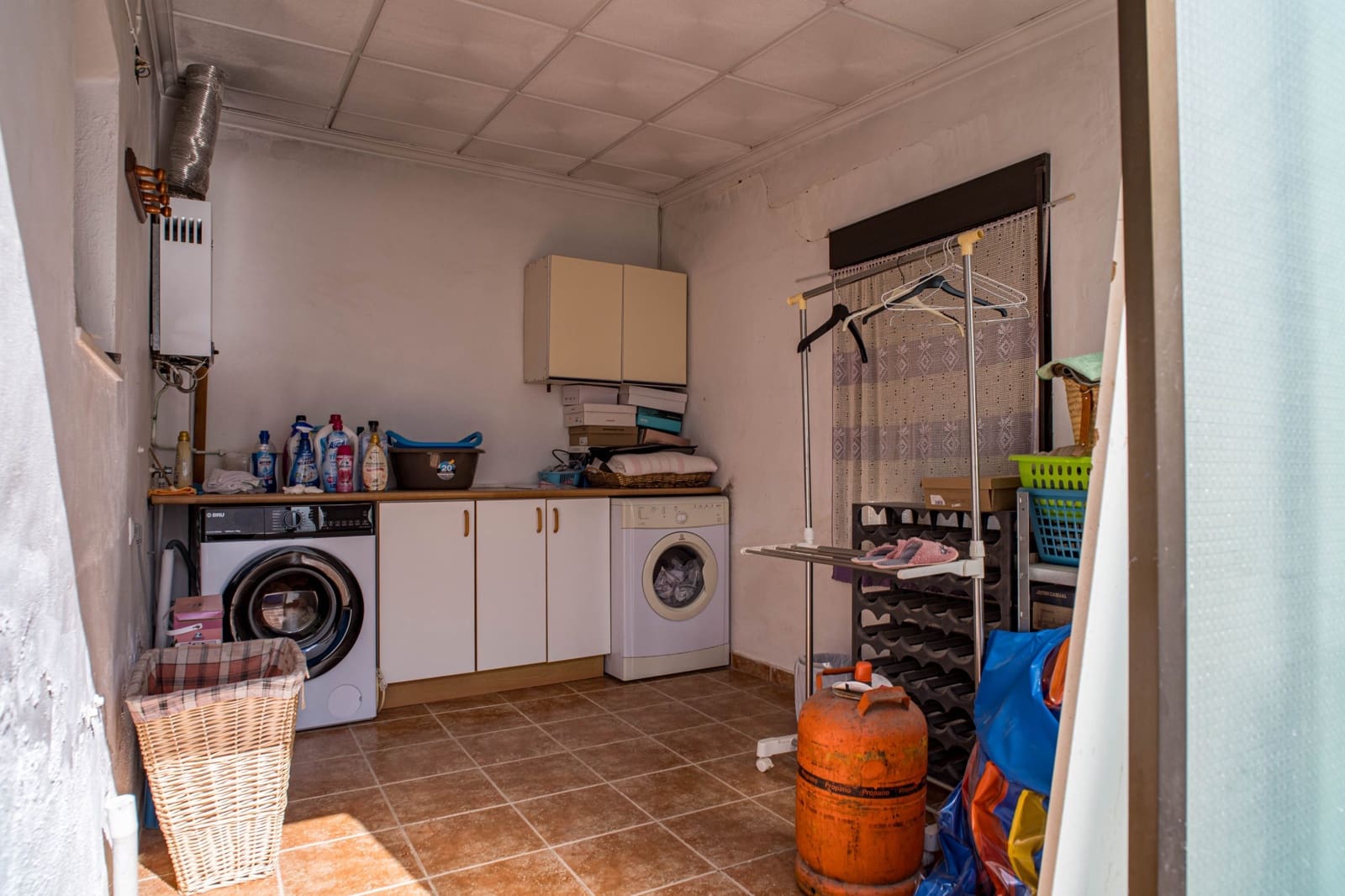 Casa de 6 habitaciones en Pinoso en venta con garaje - 210.000 € (Ref: 10182487)
