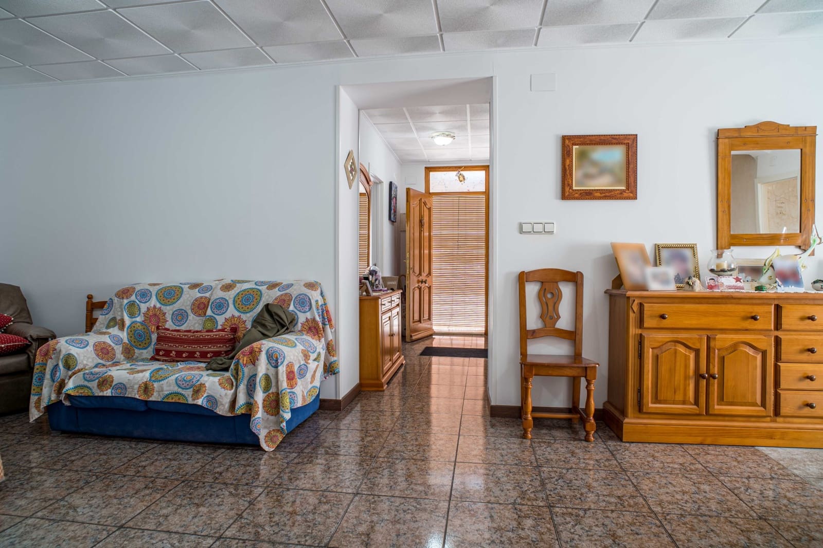 Casa de 6 habitaciones en Pinoso en venta con garaje - 210.000 € (Ref: 10182487)