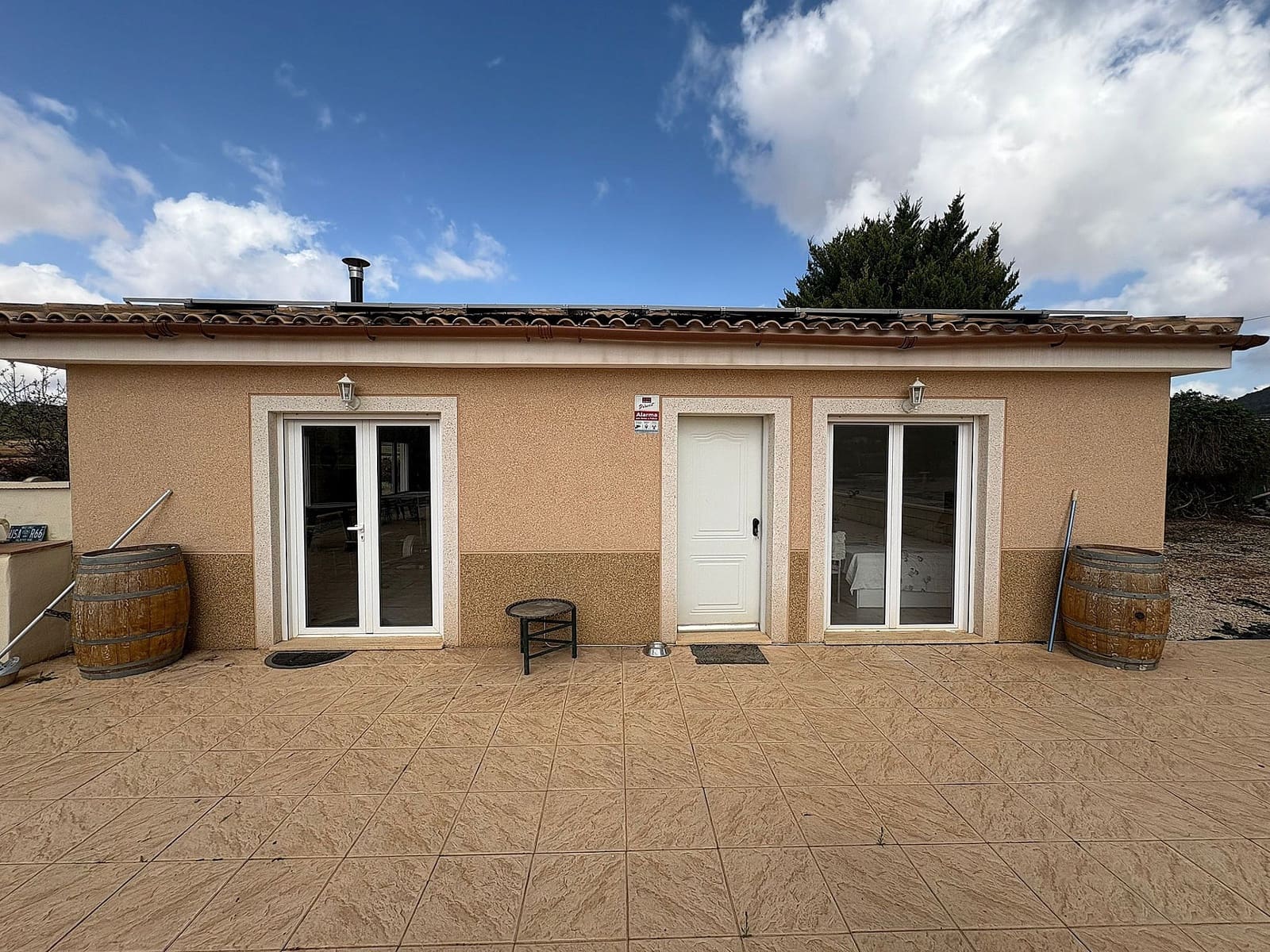 5 bedroom Villa for sale in Pinoso with pool - € 349,995 (Ref: 3229673)