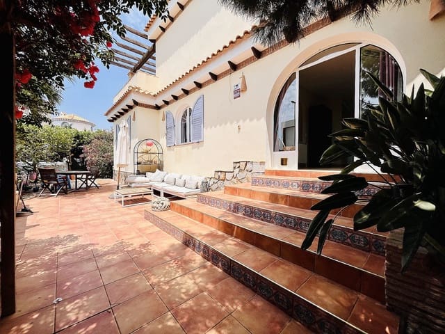 5 slaapkamer Villa te koop in La Zenia, Orihuela met zwembad - € 795.000 (Ref: 3472151)