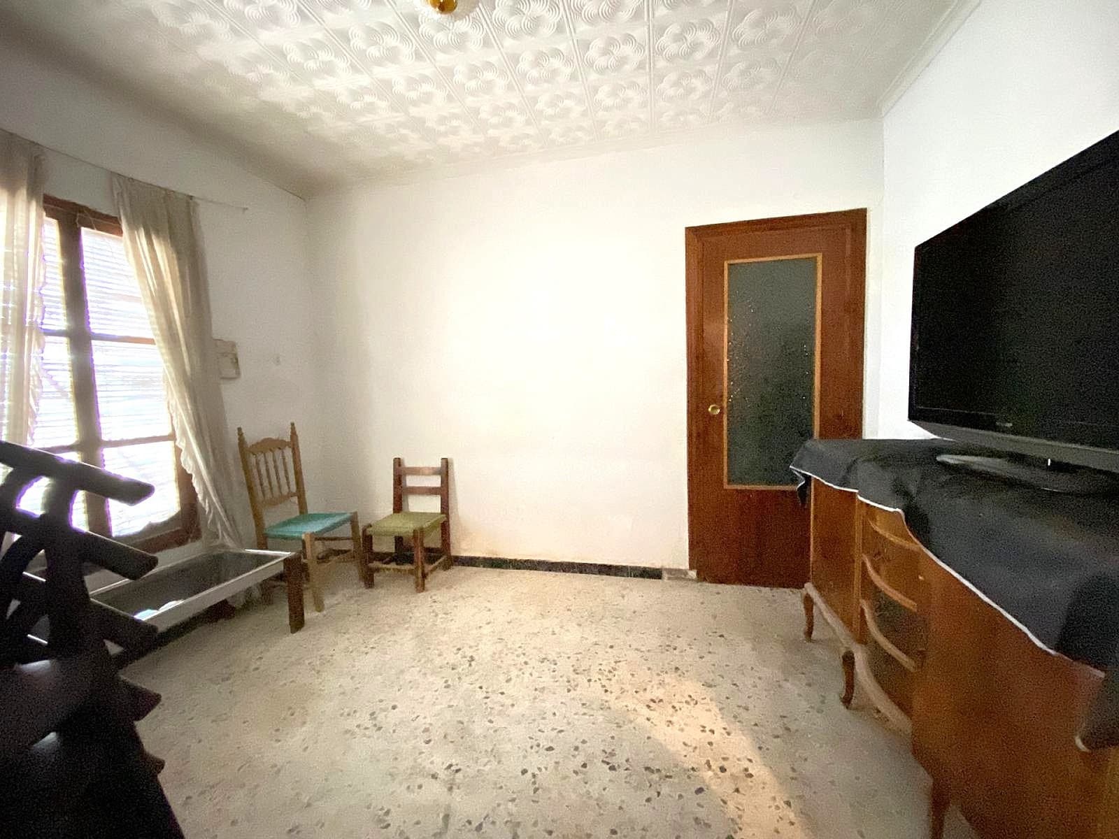 7 bedroom Townhouse for sale in Pinoso with pool - € 149,995 (Ref: 4115874)