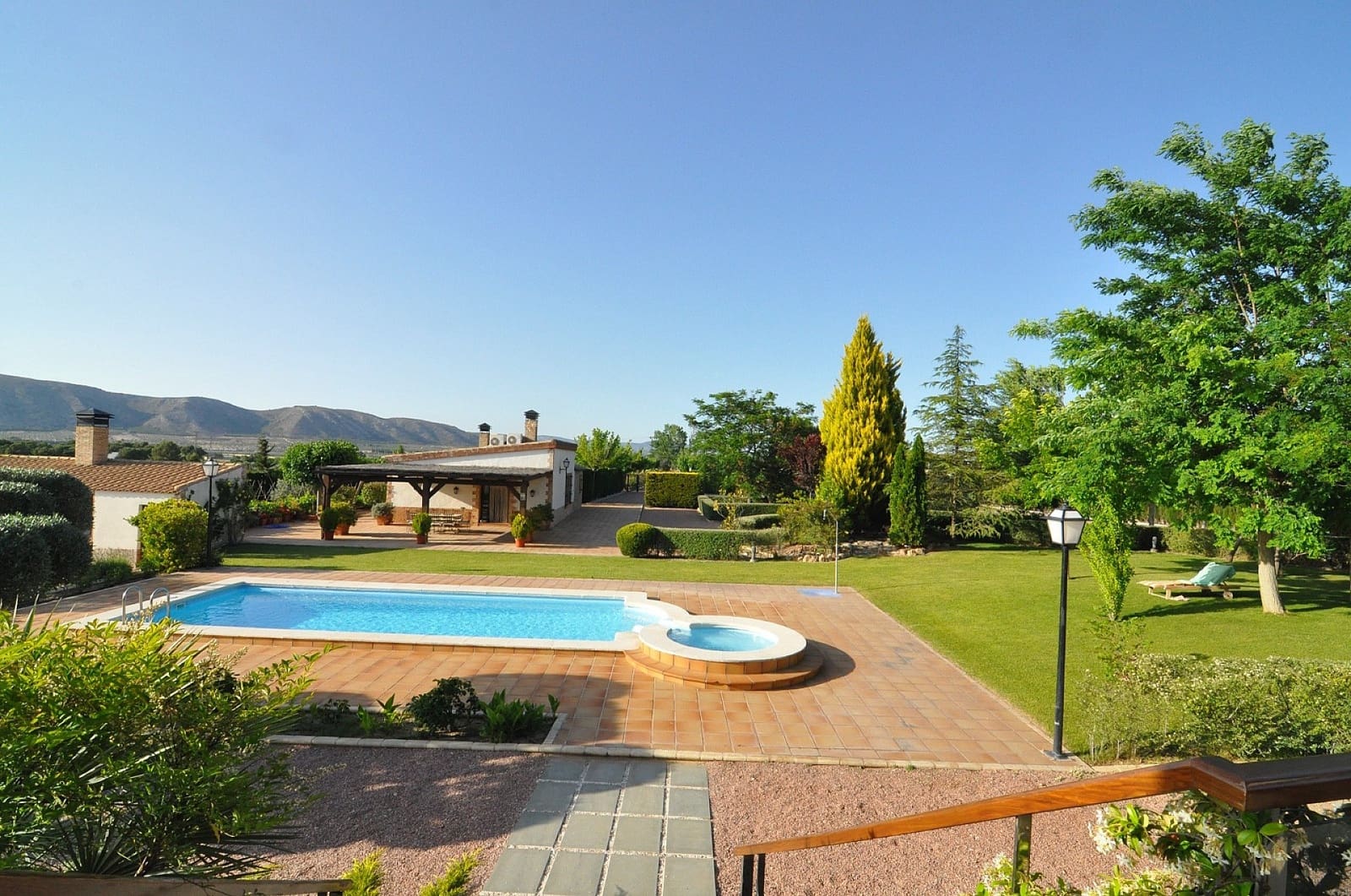 4 bedroom Villa for sale in Villena with pool garage - € 1,250,000 (Ref: 4309518)