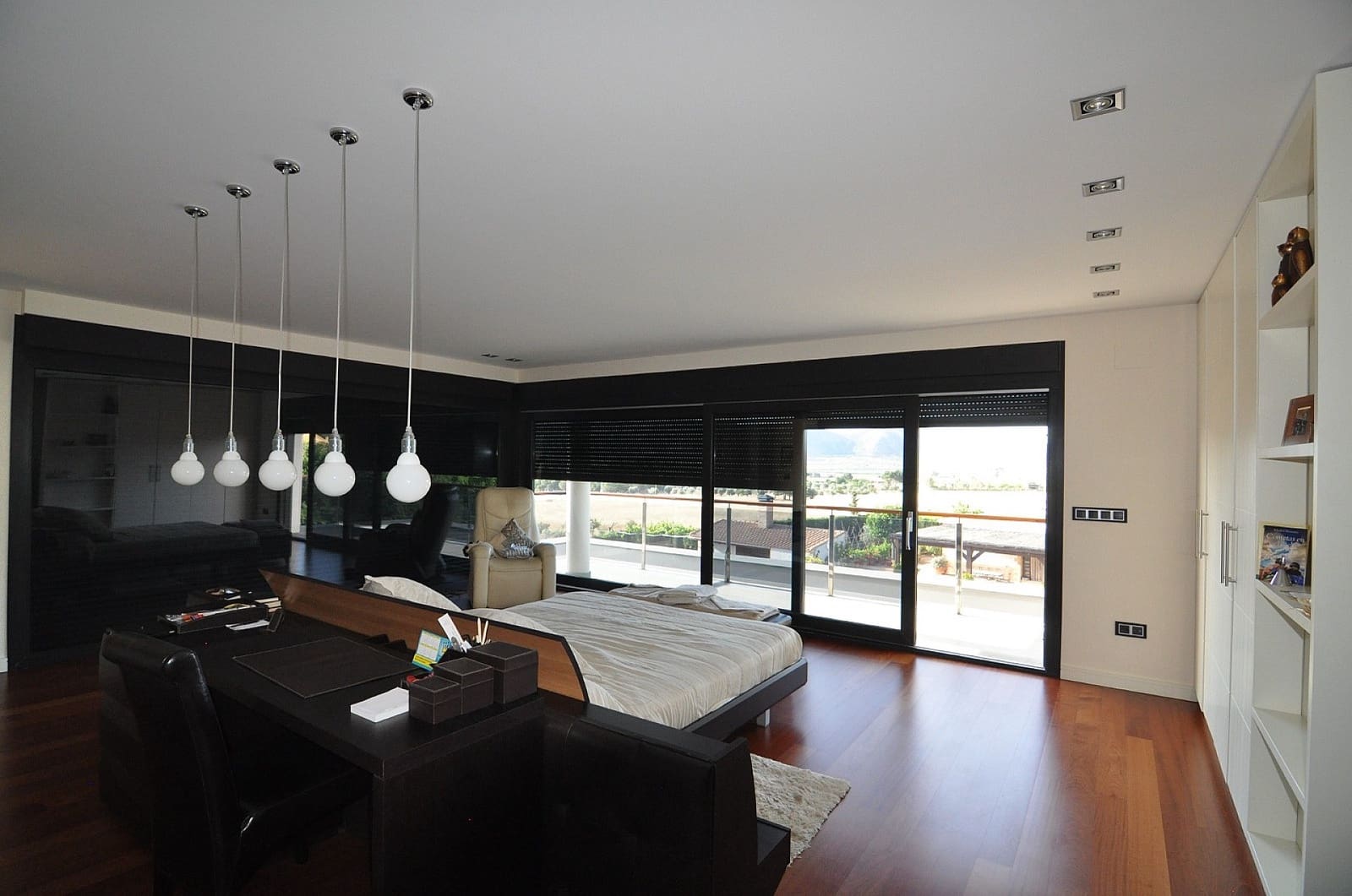 4 bedroom Villa for sale in Villena with pool garage - € 1,250,000 (Ref: 4309518)