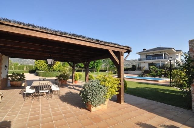 4 bedroom Villa for sale in Villena with pool garage - € 1,250,000 (Ref: 4309518)