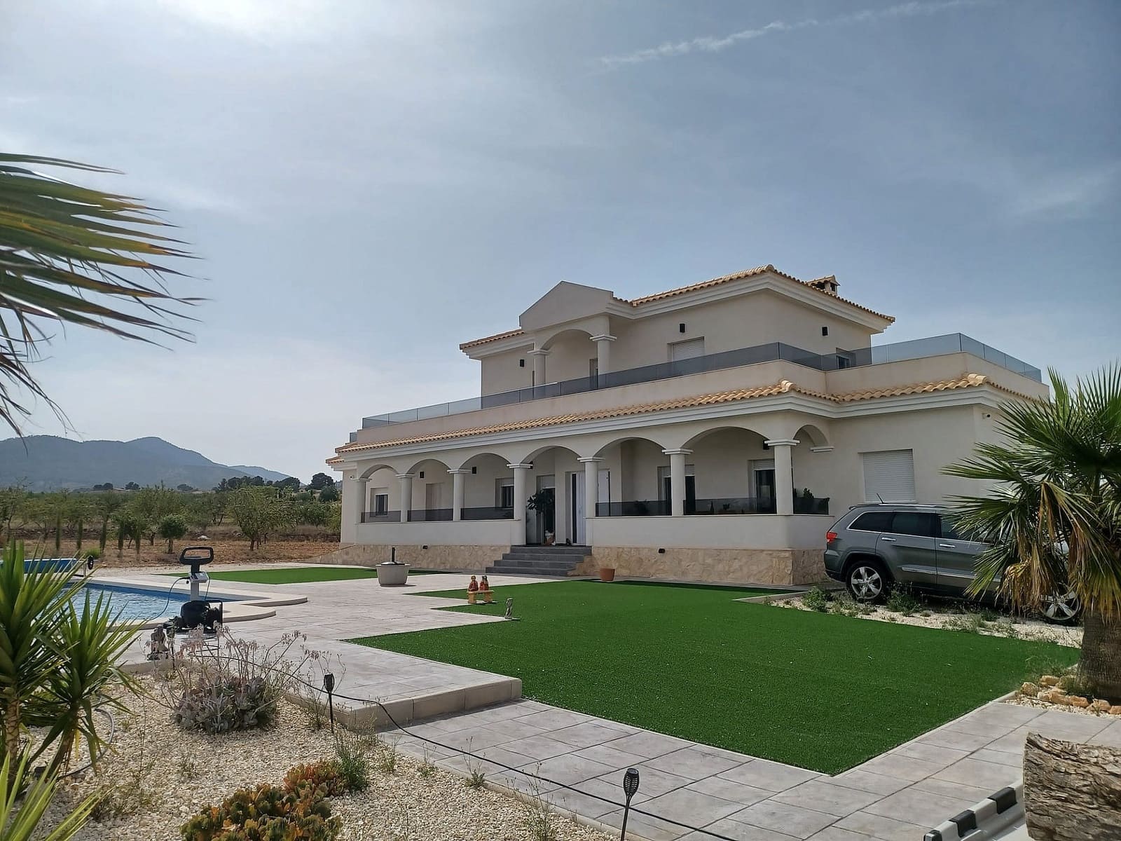 6 bedroom Villa for sale in Pinoso with pool garage - € 649,995 (Ref: 4309524)