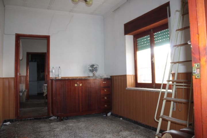 5 bedroom Townhouse for sale in Pinoso with pool - € 113,300 (Ref: 4309527)