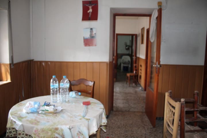 5 bedroom Townhouse for sale in Pinoso with pool - € 113,300 (Ref: 4309527)