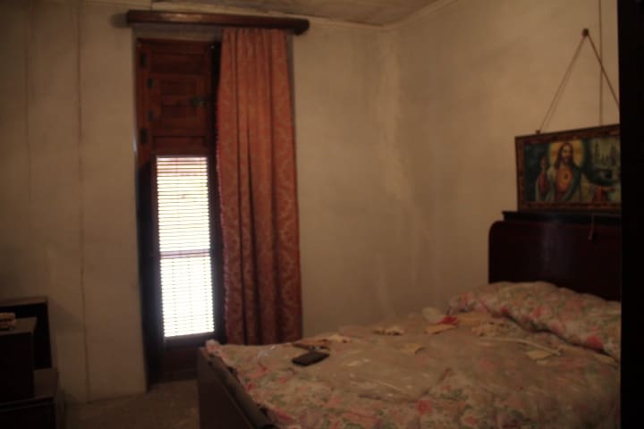 5 bedroom Townhouse for sale in Pinoso with pool - € 113,300 (Ref: 4309527)