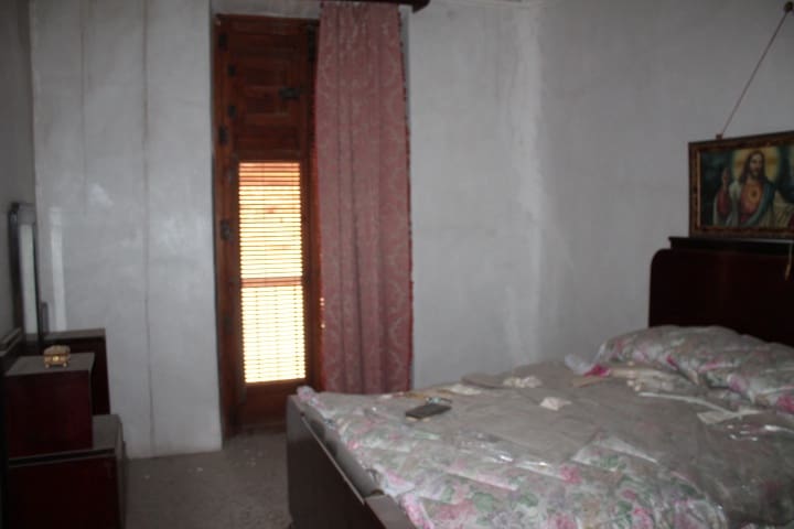 5 bedroom Townhouse for sale in Pinoso with pool - € 113,300 (Ref: 4309527)