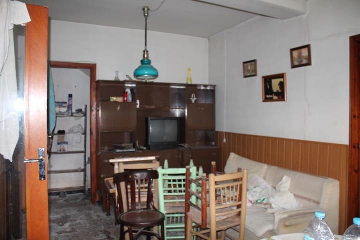 5 bedroom Townhouse for sale in Pinoso with pool - € 113,300 (Ref: 4309527)