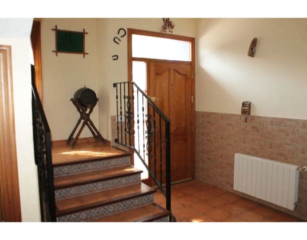 5 soveværelse Byhus til salg i Pinoso med swimmingpool - € 329.000 (Ref: 4309530)