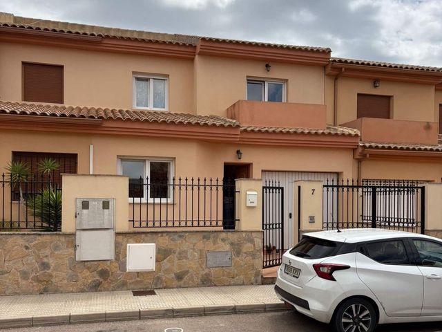 4 soveværelse Byhus til salg i Pinoso med garage - € 175.000 (Ref: 4309575)