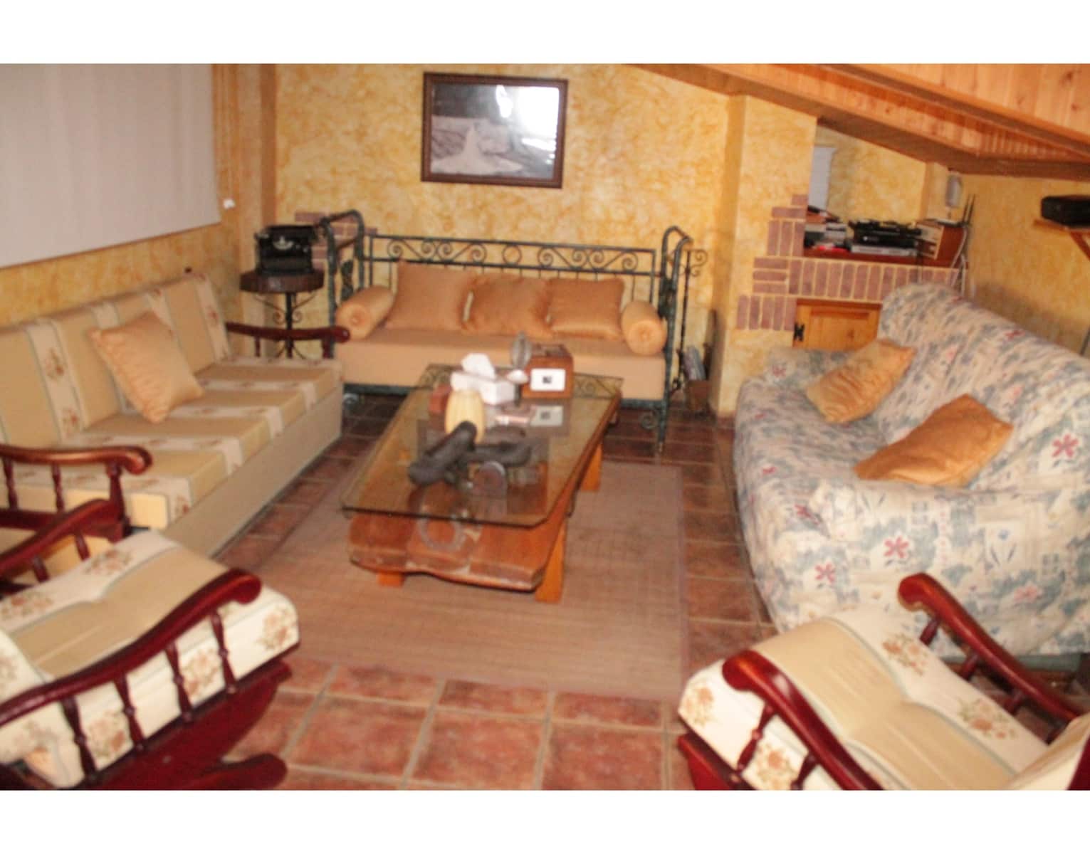 4 bedroom Townhouse for sale in Pinoso with pool - € 233,500 (Ref: 4309577)