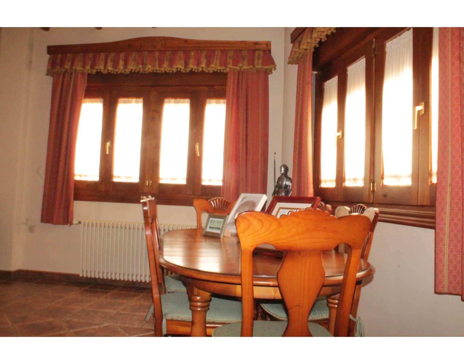 4 bedroom Townhouse for sale in Pinoso with pool - € 233,500 (Ref: 4309577)