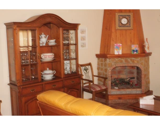 4 soveværelse Byhus til salg i Pinoso med swimmingpool - € 233.500 (Ref: 4309577)