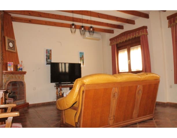 4 soveværelse Byhus til salg i Pinoso med swimmingpool - € 233.500 (Ref: 4309577)