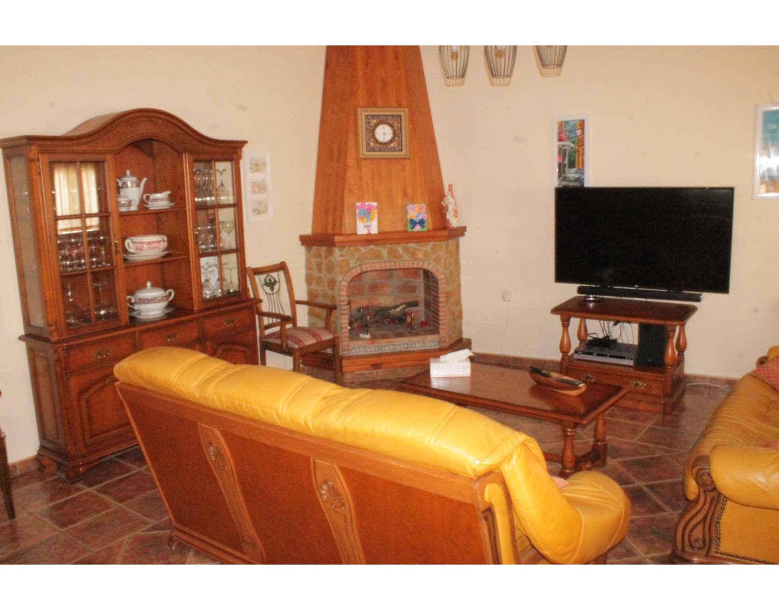 4 bedroom Townhouse for sale in Pinoso with pool - € 233,500 (Ref: 4309577)