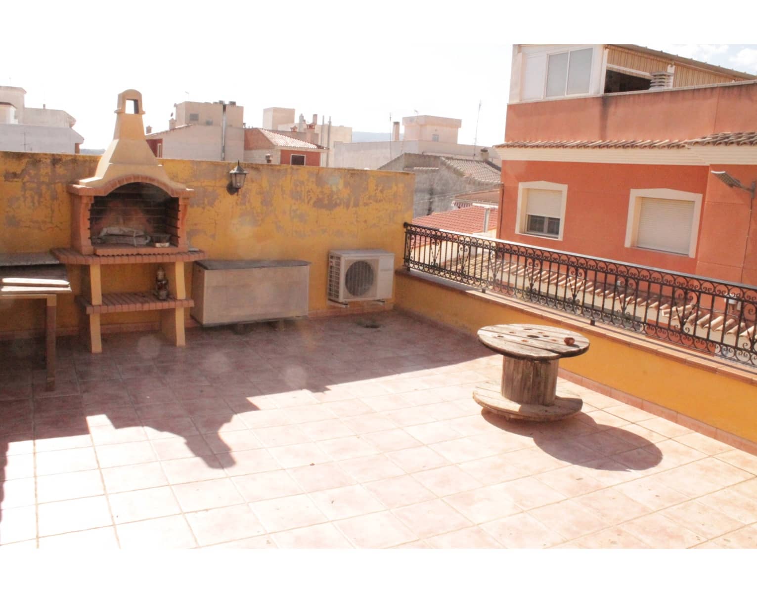 4 bedroom Townhouse for sale in Pinoso with pool - € 233,500 (Ref: 4309577)