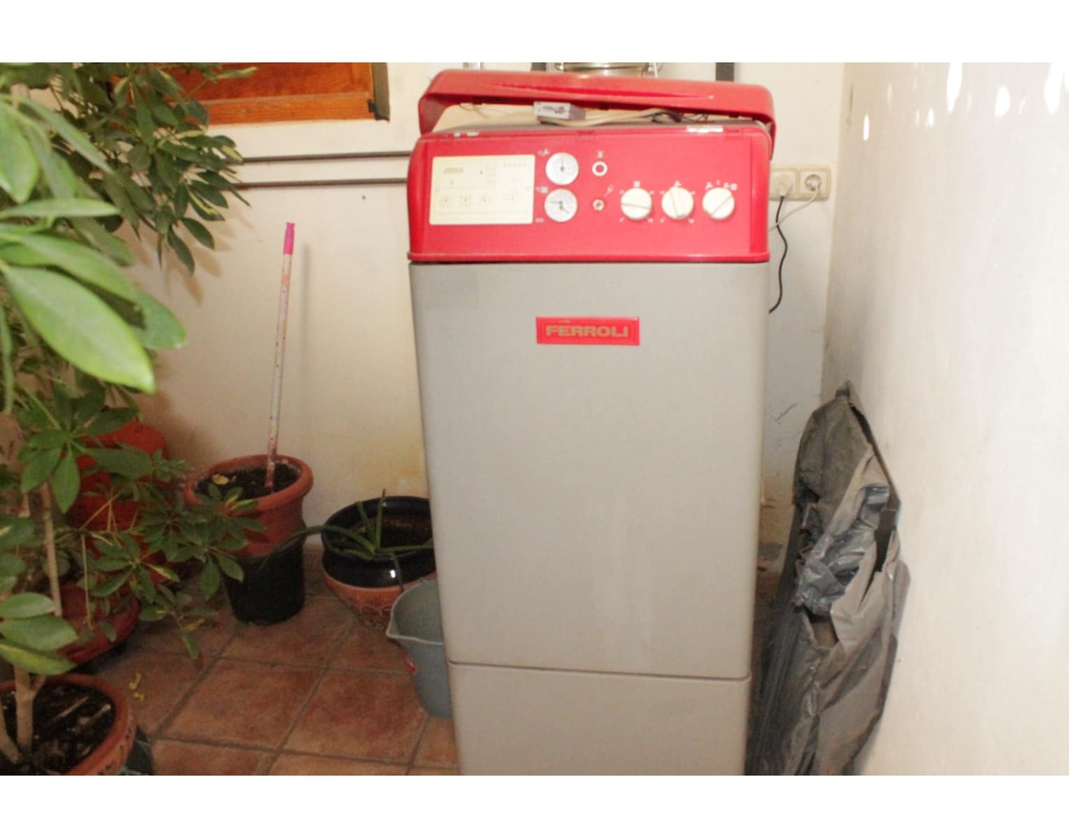 4 bedroom Townhouse for sale in Pinoso with pool - € 233,500 (Ref: 4309577)