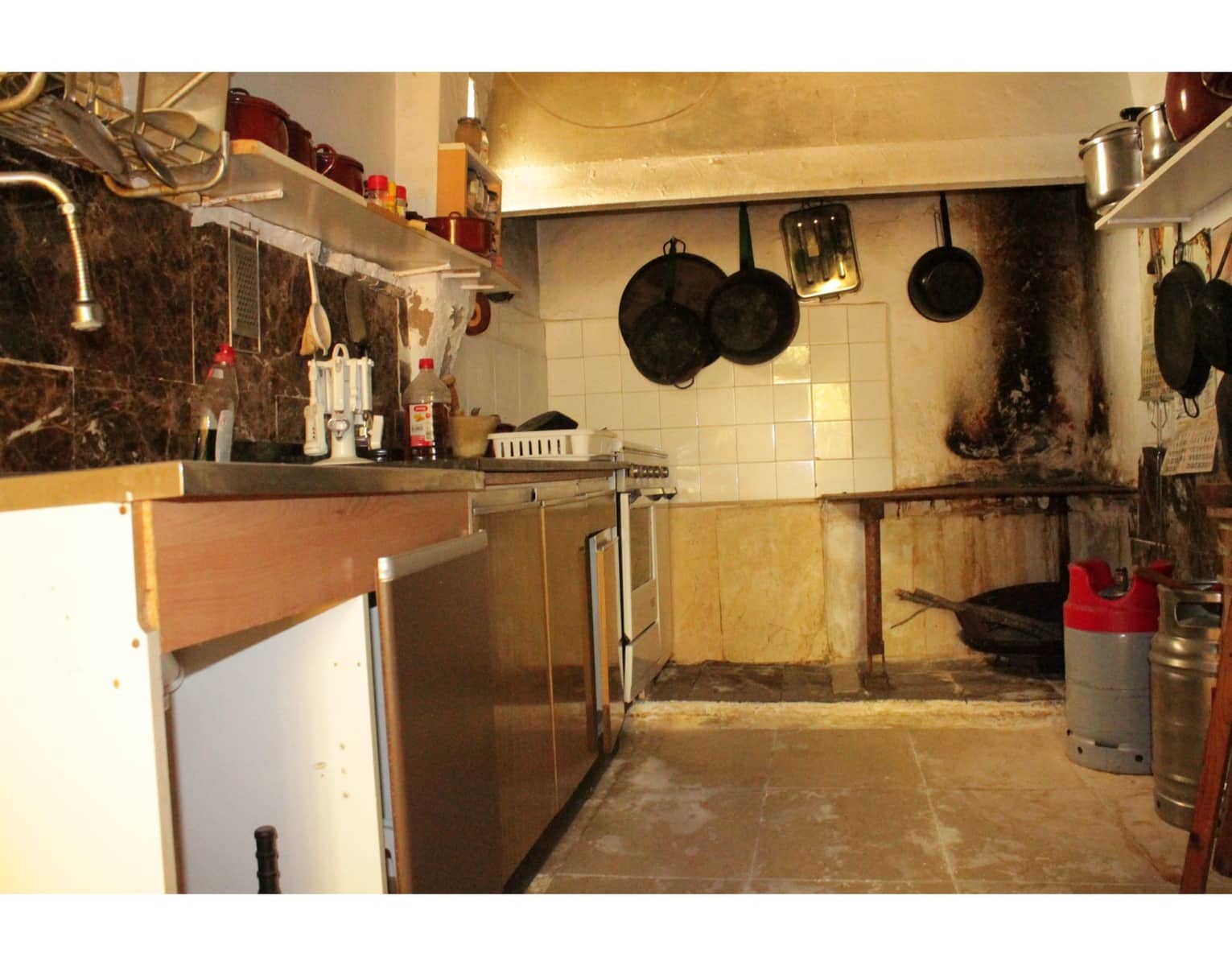 4 soverom Hus til salgs i Yecla med svømmebasseng - € 79 995 (Ref: 4309610)