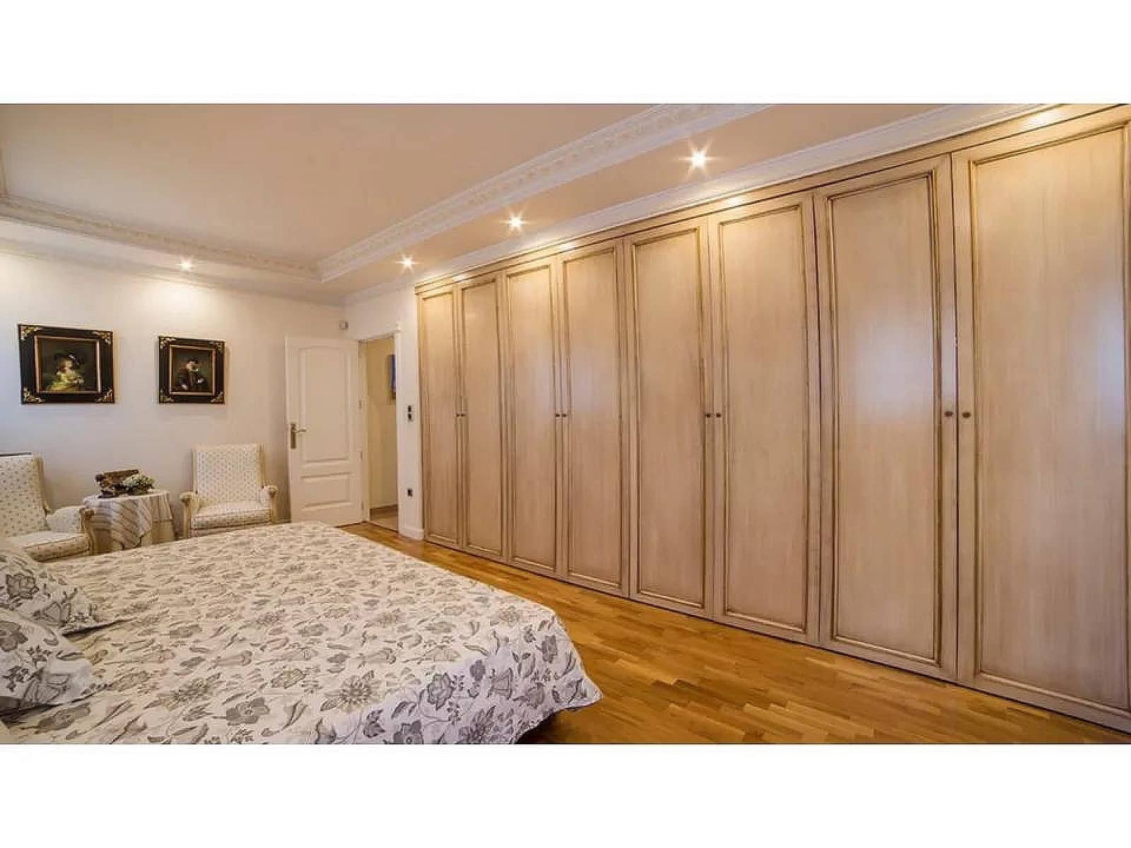 6 bedroom Villa for sale in Yecla with pool garage - € 600,000 (Ref: 4309665)