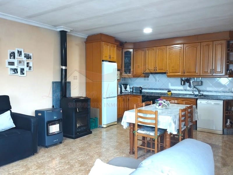 2 soveværelse Finca/Landehus til salg i Pinoso med swimmingpool - € 157.700 (Ref: 4309684)