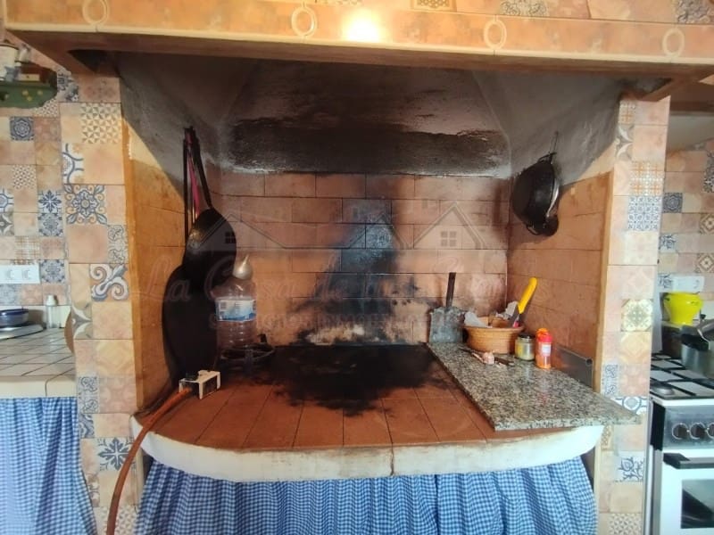 2 soveværelse Finca/Landehus til salg i Pinoso med swimmingpool - € 157.700 (Ref: 4309684)