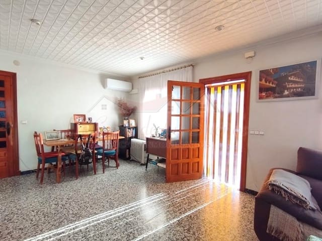 4 makuuhuone Huvila myytävänä paikassa Petrel / Petrer mukana uima-altaan - 349 900 € (Ref: 4309730)