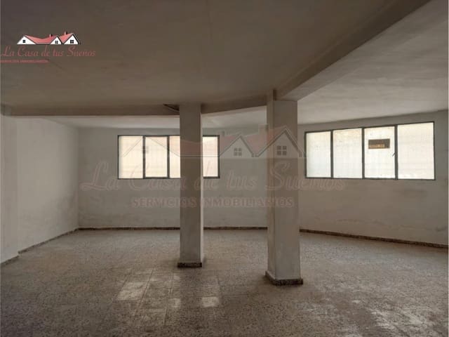 Kommersiell til salgs i Sax med svømmebasseng - € 30 000 (Ref: 4309752)