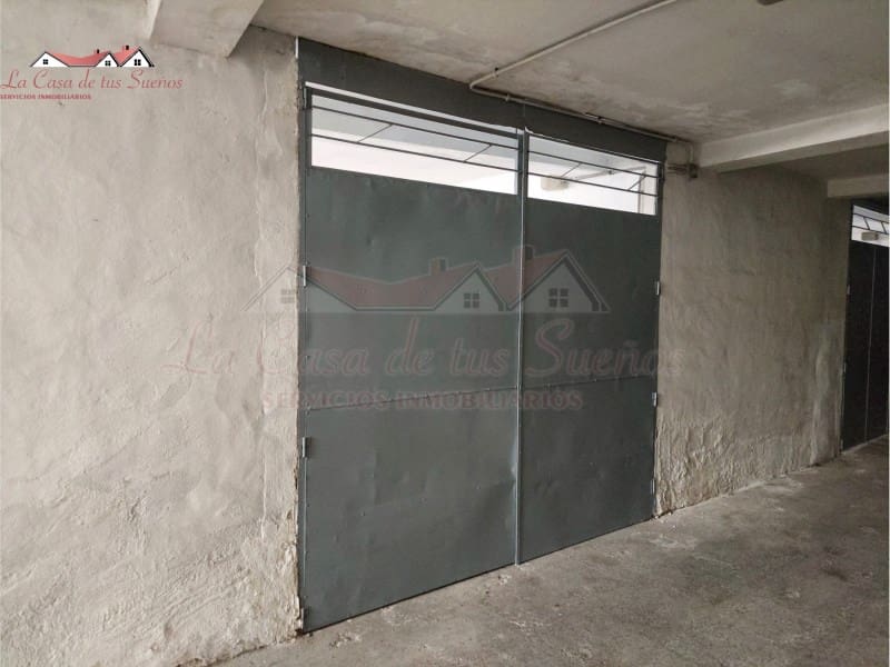 Kommersiell til salgs i Sax med svømmebasseng - € 30 000 (Ref: 4309752)