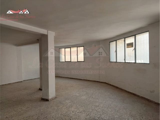 Kommersiell til salgs i Sax med svømmebasseng - € 30 000 (Ref: 4309752)