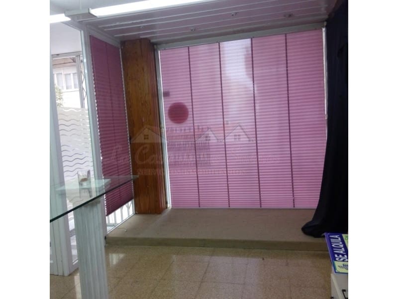 Kommersiell til salgs i Sax med svømmebasseng - € 190 000 (Ref: 4309756)