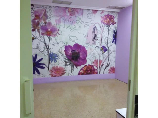 Commercieel te koop in Sax met zwembad - € 190.000 (Ref: 4309756)