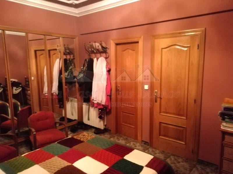 6 soveværelse Byhus til salg i Caudete med swimmingpool - € 183.000 (Ref: 4309767)