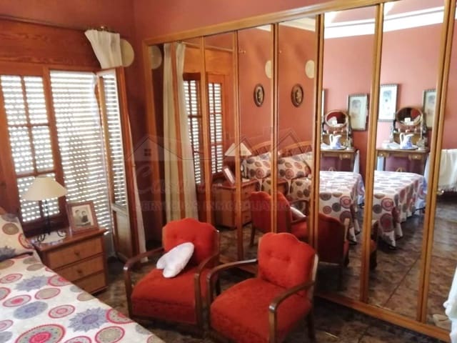 6 bedroom Townhouse for sale in Caudete with pool - € 183,000 (Ref: 4309767)