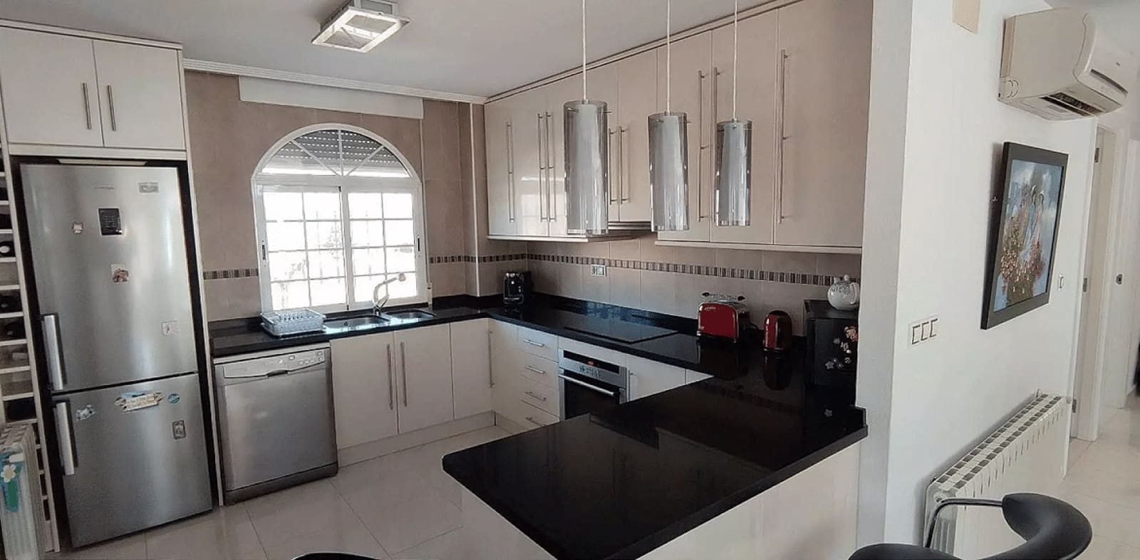 4 bedroom Villa for sale in Pinoso with pool garage - € 475,000 (Ref: 4309810)