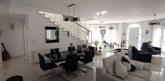 4 bedroom Villa for sale in Pinoso with pool garage - € 475,000 (Ref: 4309810)