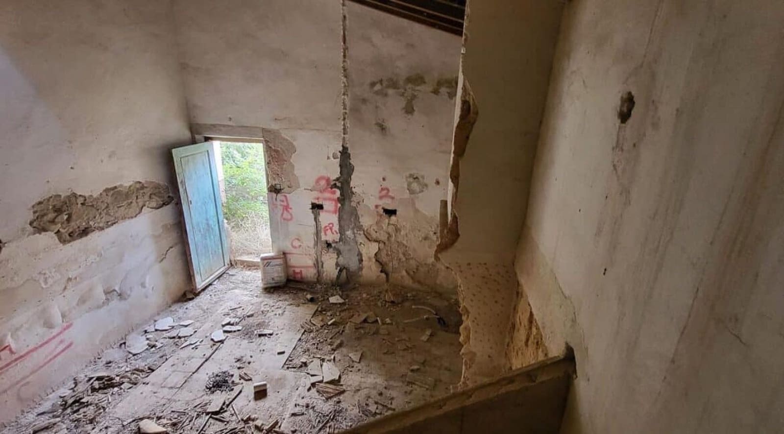 Finca/Country House for sale in La Romana with pool - € 40,000 (Ref: 4309818)