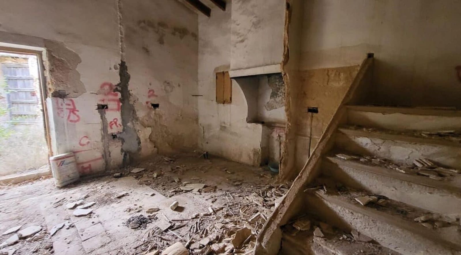 Finca/Country House for sale in La Romana with pool - € 40,000 (Ref: 4309818)