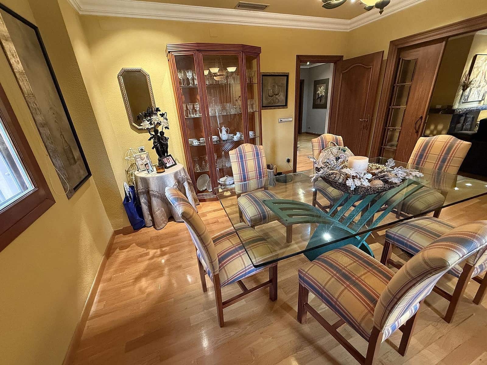 4 soveværelse Villa til salg i Elda med swimmingpool garage - € 385.000 (Ref: 4312371)