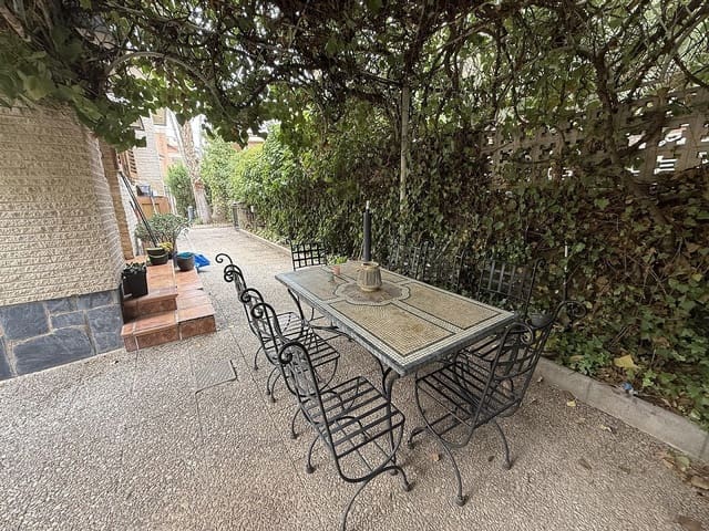 4 slaapkamer Villa te koop in Elda met zwembad garage - € 385.000 (Ref: 4312371)