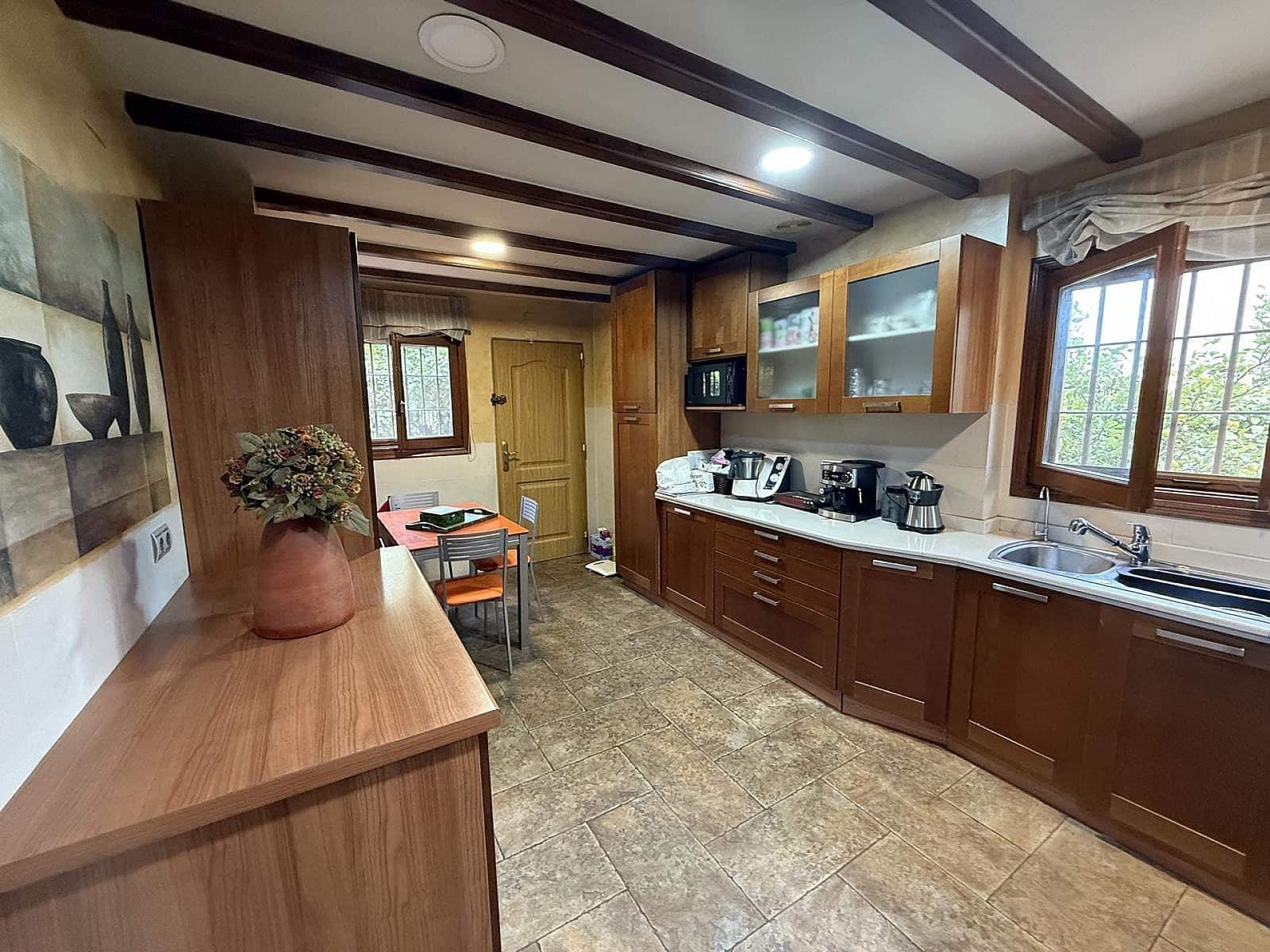 4 soveværelse Villa til salg i Elda med swimmingpool garage - € 385.000 (Ref: 4312371)